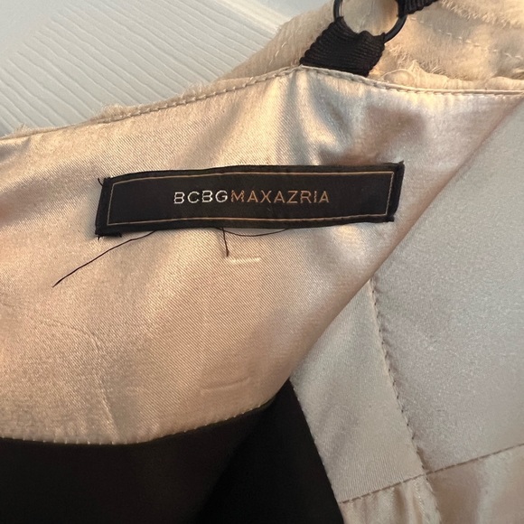 BCBG MaxAzria dress, strapless or with black straps, built in bra - Picture 4 of 4